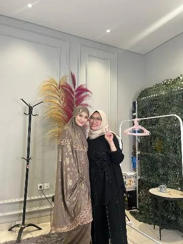 Icabeee berkolaborasi dengan Donita